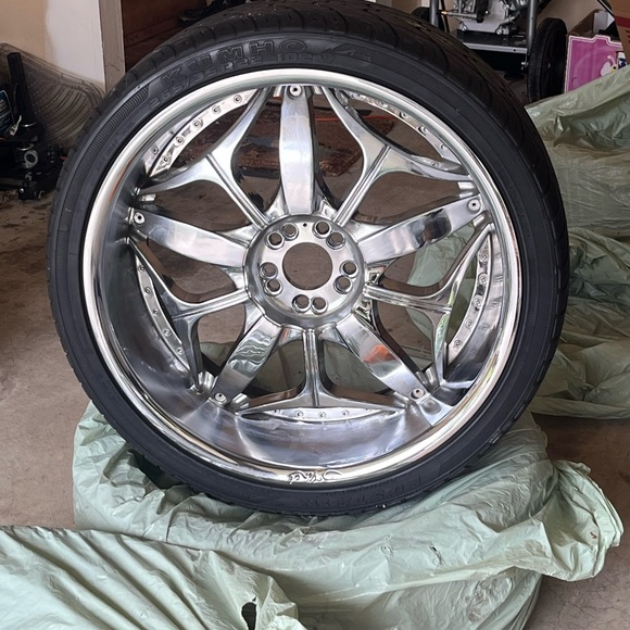 22” Rims - Picture 2 of 4